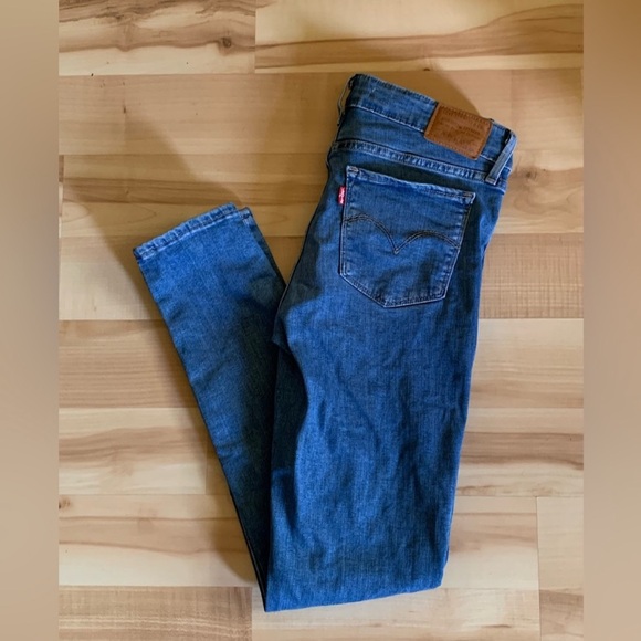 711 Levi’s Skinny Jeans - Picture 9 of 16